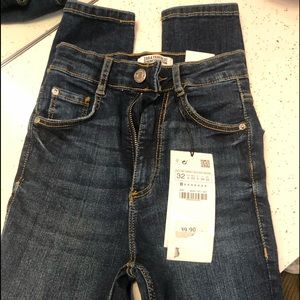 NWT Zara High Waisted Trafaulic jeans Size 32/US O